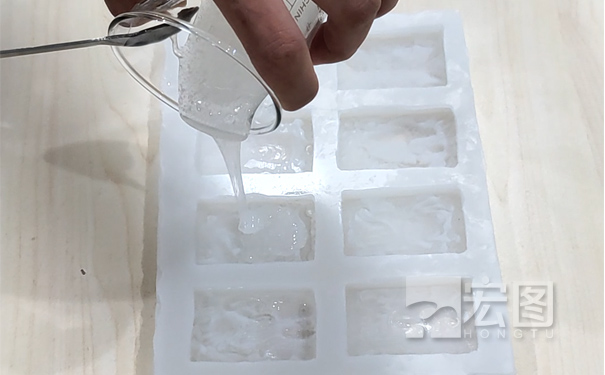 硅膠模具能倒液體硅膠嗎？